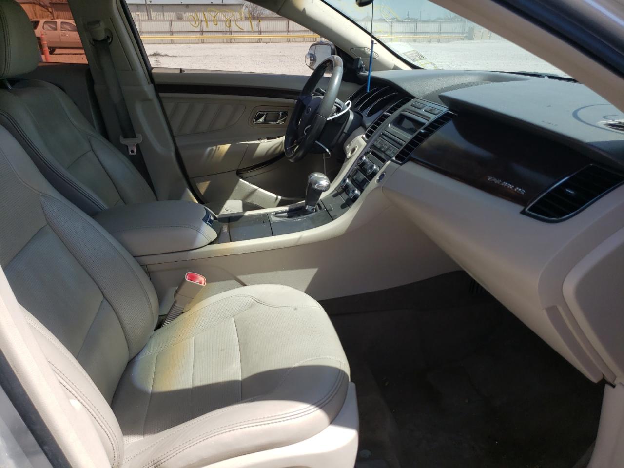 Photo 5 from auction – 2011 FORD TAURUS LIM with VIN 1FAHP2FW3BG173565