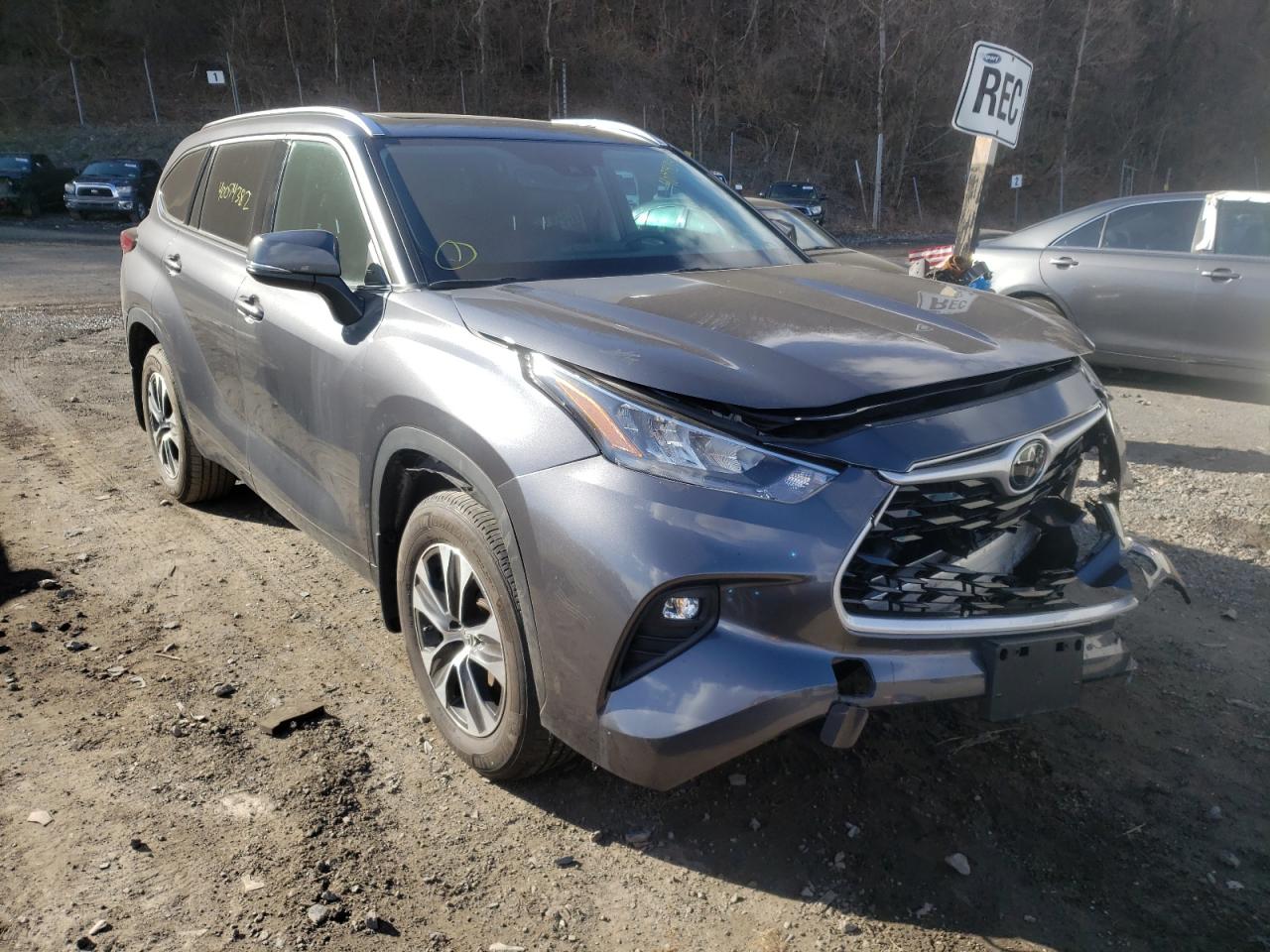TOYOTA HIGHLANDER 2020 with VIN 5TDGZRBH7LS038113 - Photo from auction