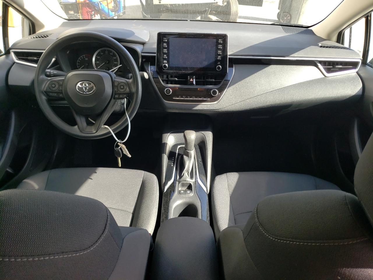 Photo 9 from auction – 2020 TOYOTA COROLLA LE with VIN 5YFEPRAE7LP127600