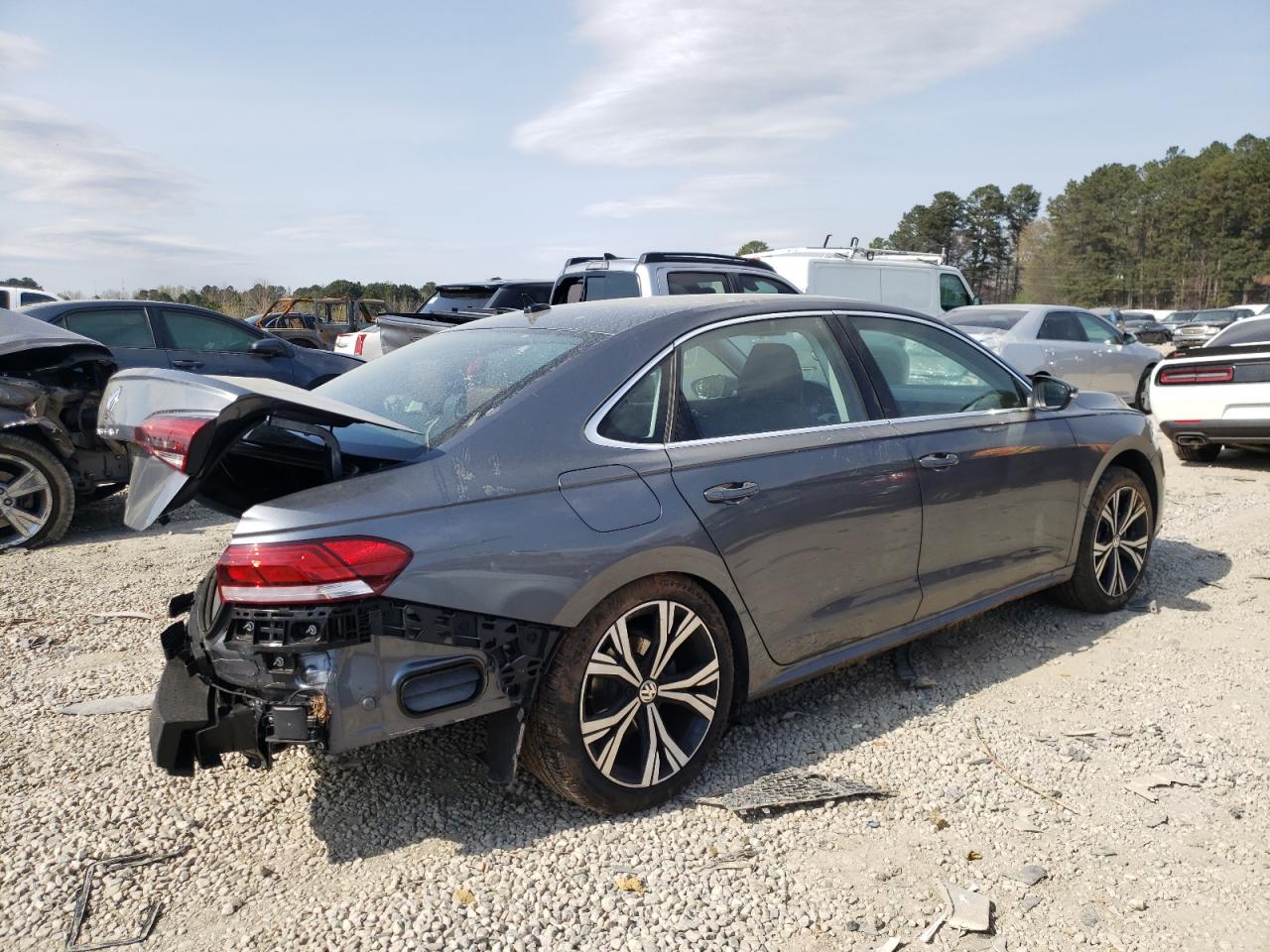 Photo 4 from auction – 2022 VOLKSWAGEN PASSAT with VIN 1VWSA7A38NC002847