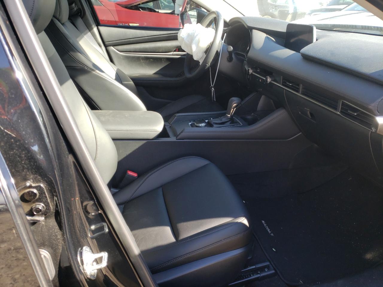 Photo 5 from auction – 2021 MAZDA 3 SELECT with VIN JM1BPABL8M1337873
