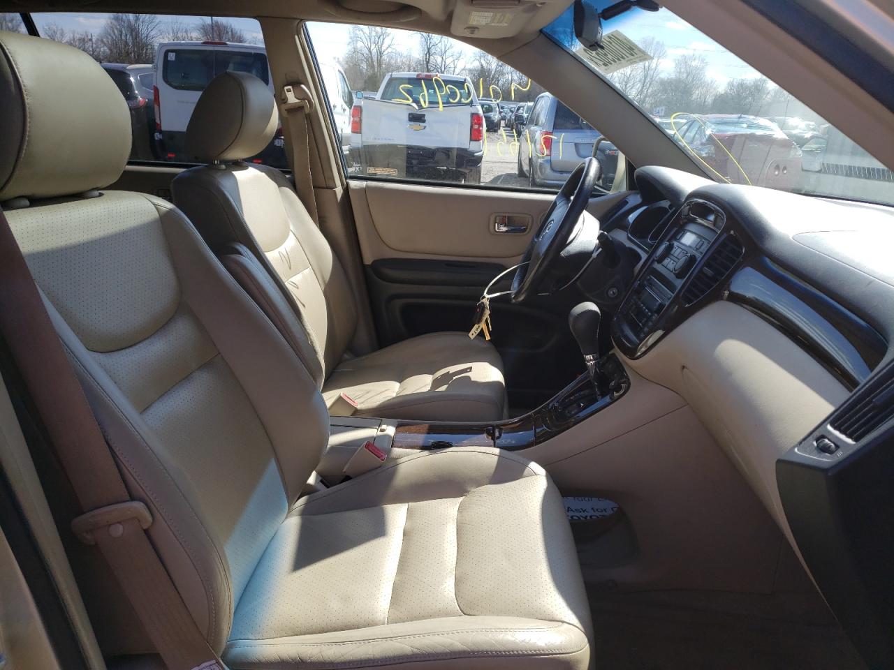 Photo 5 from auction – 2003 TOYOTA HIGHLANDER with VIN JTEHF21A030150369