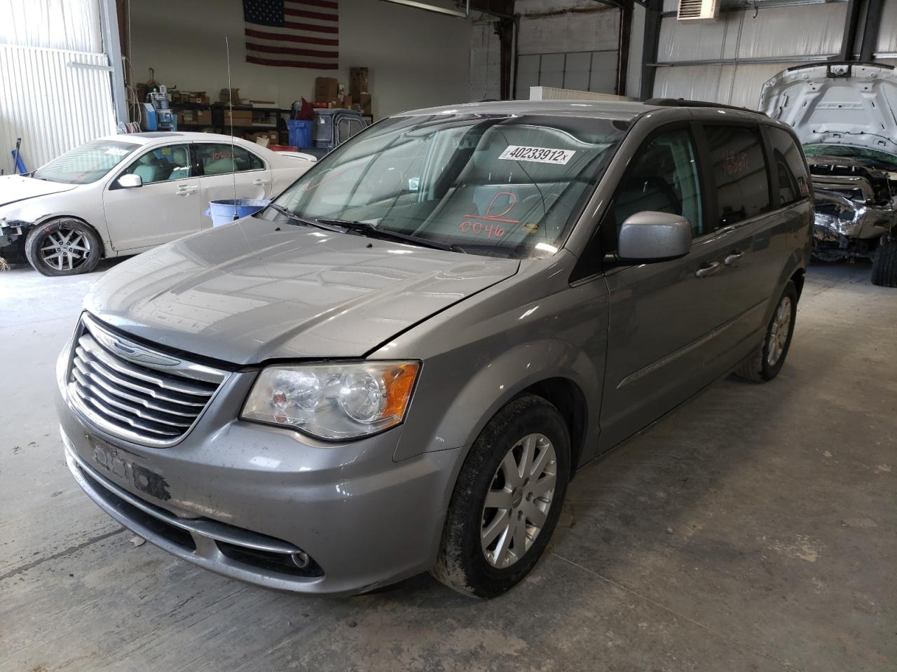 Photo 2 from auction – 2014 CHRYSLER TOWN & COU with VIN 2C4RC1BG7ER270046