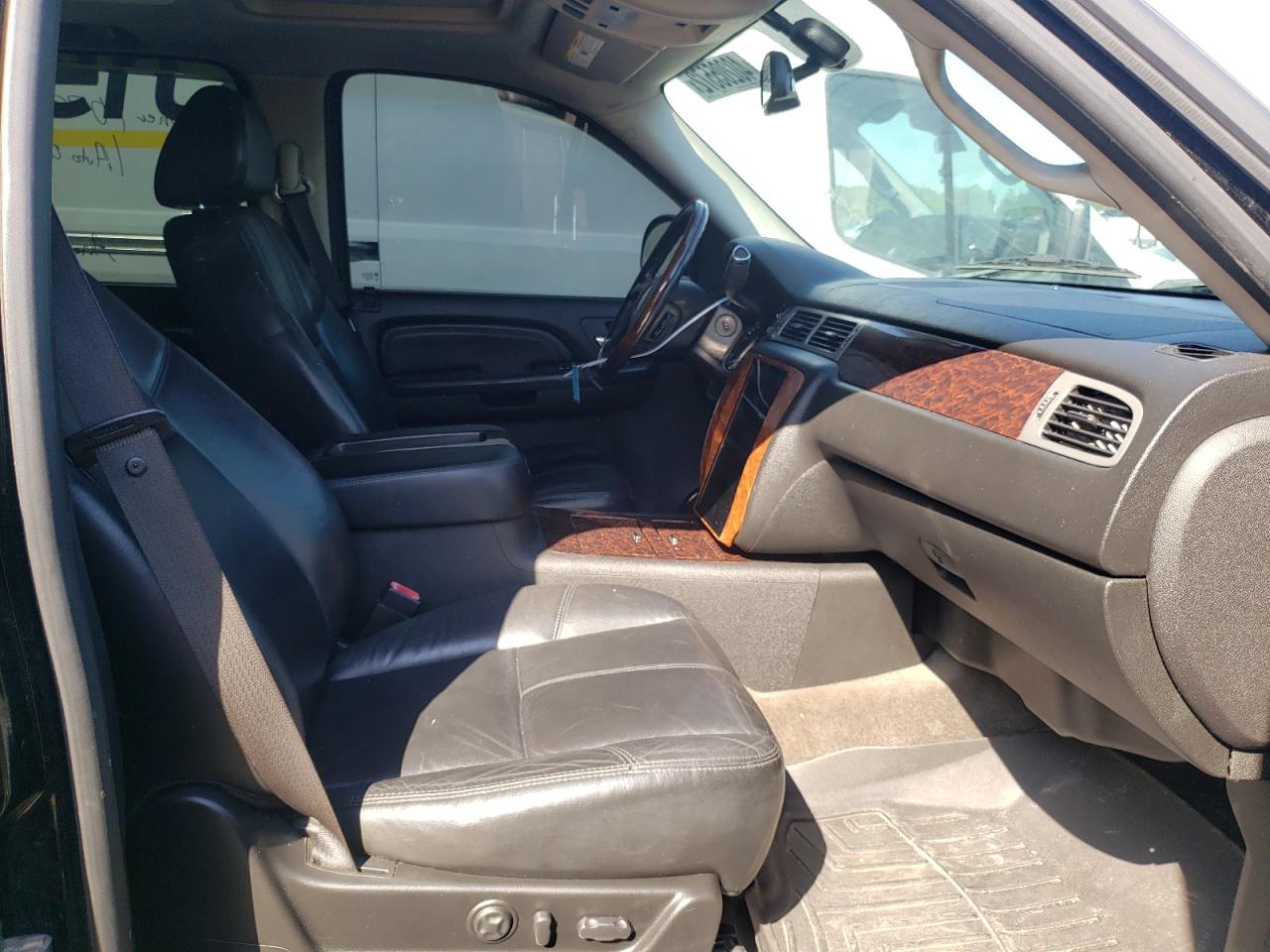 Photo 5 from auction – 2008 GMC YUKON DENA with VIN 1GKFK63808J242547