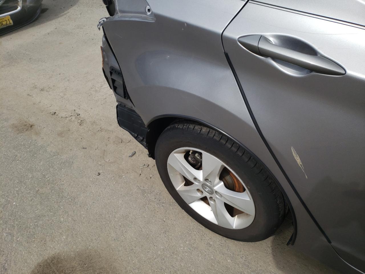 Photo 9 from auction – 2011 HYUNDAI ELANTRA GL with VIN KMHDH4AE8BU127212