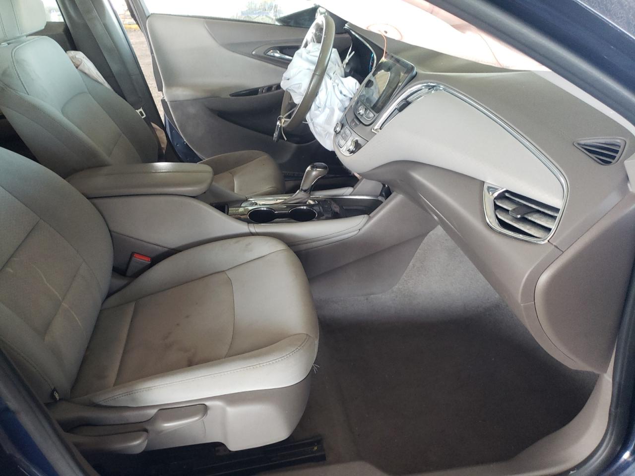 Photo 5 from auction – 2017 CHEVROLET MALIBU LT with VIN 1G1ZE5ST7HF160682