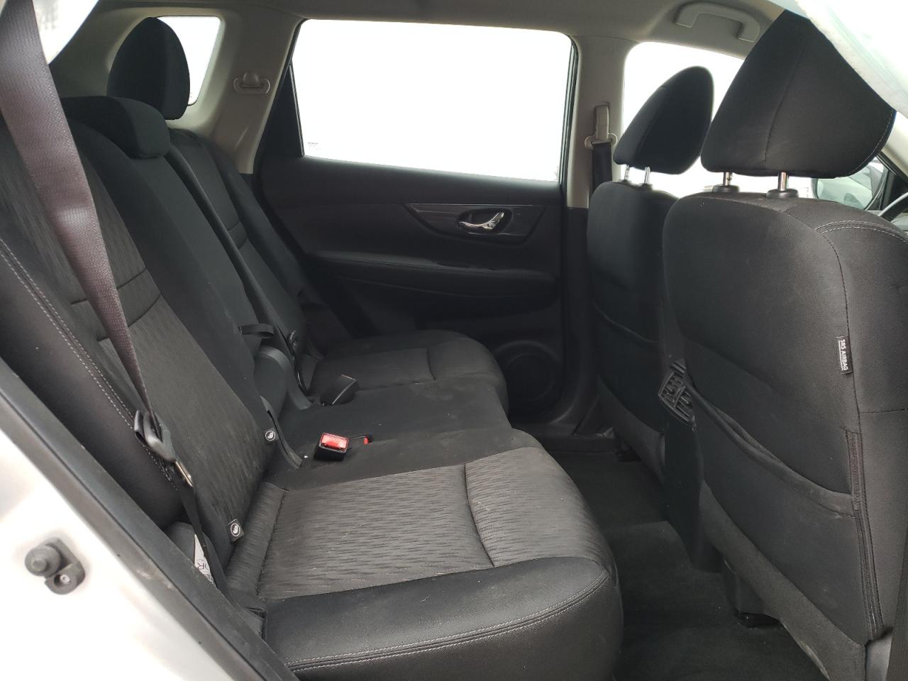 Photo 6 from auction – 2017 NISSAN ROGUE S with VIN KNMAT2MV7HP534192