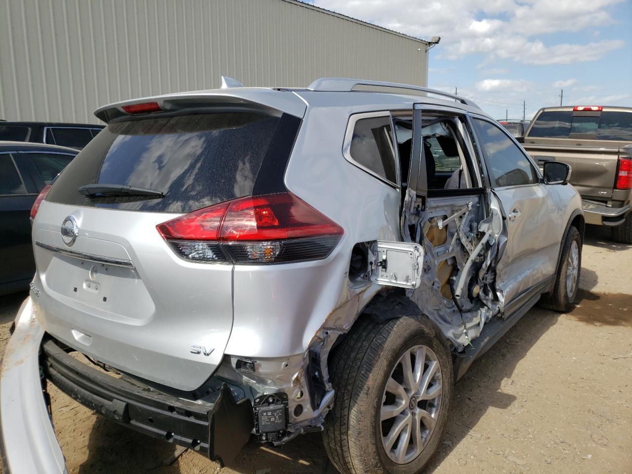 Photo 4 from auction – 2018 NISSAN ROGUE S with VIN JN8AT2MTXJW451838