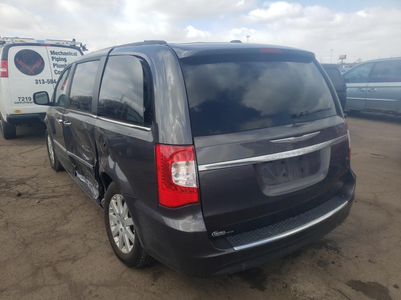 Photo 3 from auction – 2015 CHRYSLER TOWN & COU with VIN 2C4RC1BG3FR662393
