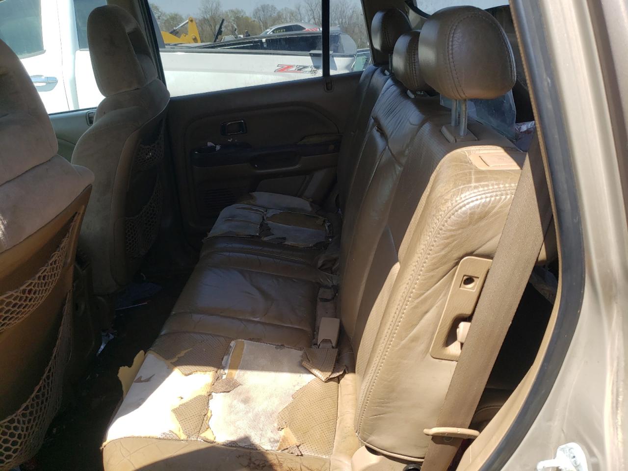 Photo 6 from auction – 2003 HONDA PILOT EXL with VIN 2HKYF18583H525404