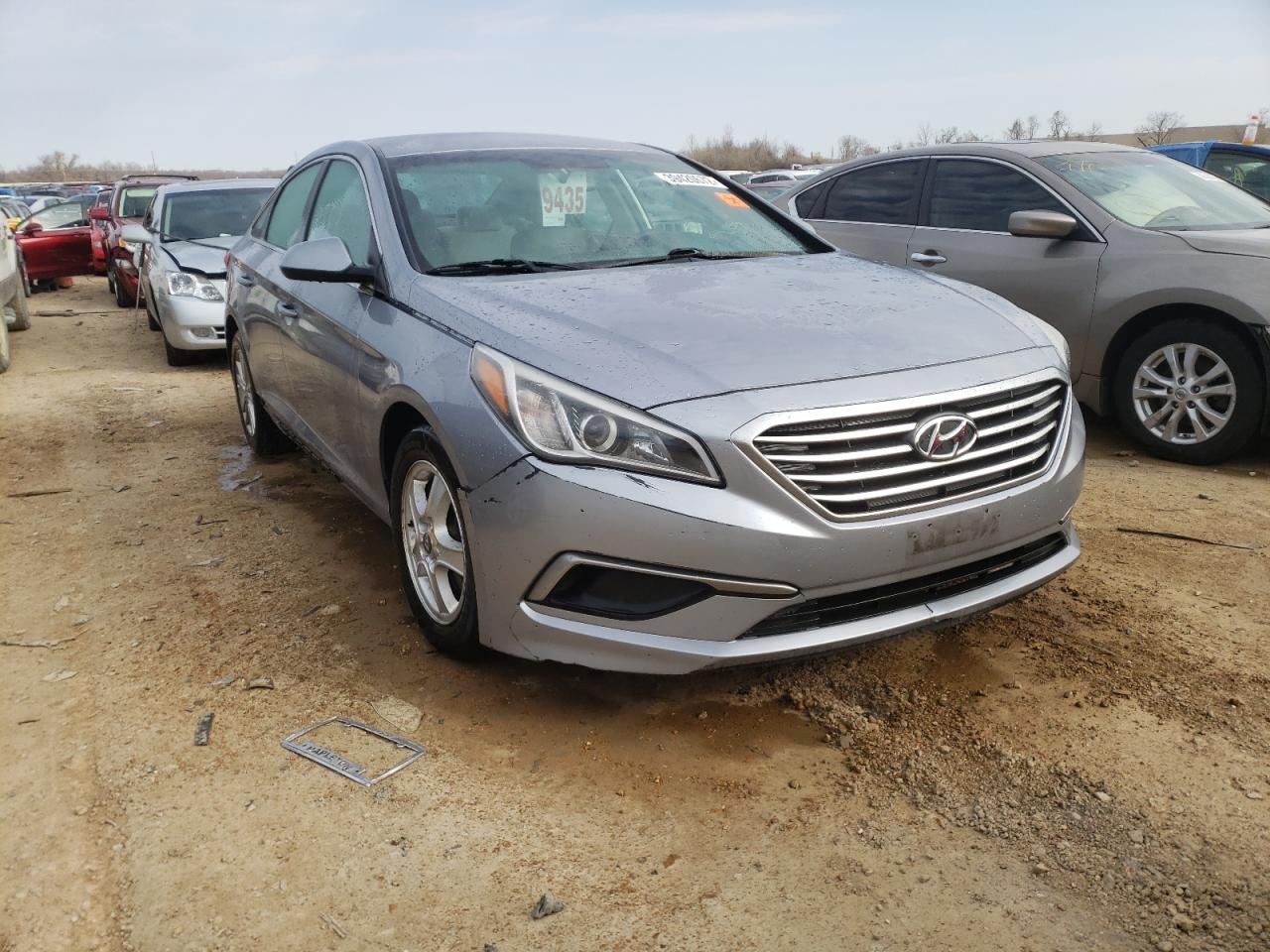 HYUNDAI SONATA SE 2016 with VIN 5NPE24AF0GH262673 - Photo from auction