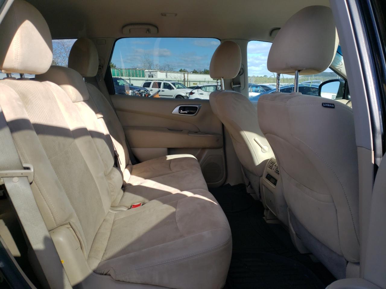 Photo 6 from auction – 2014 NISSAN PATHFINDER with VIN 5N1AR2MM5EC605202