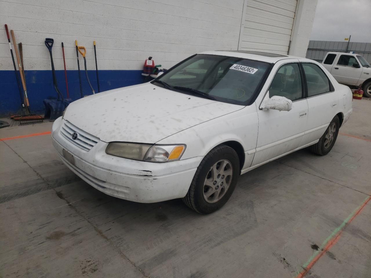 Photo 2 from auction – 1998 TOYOTA CAMRY LE with VIN JT2BF28K9W0091599