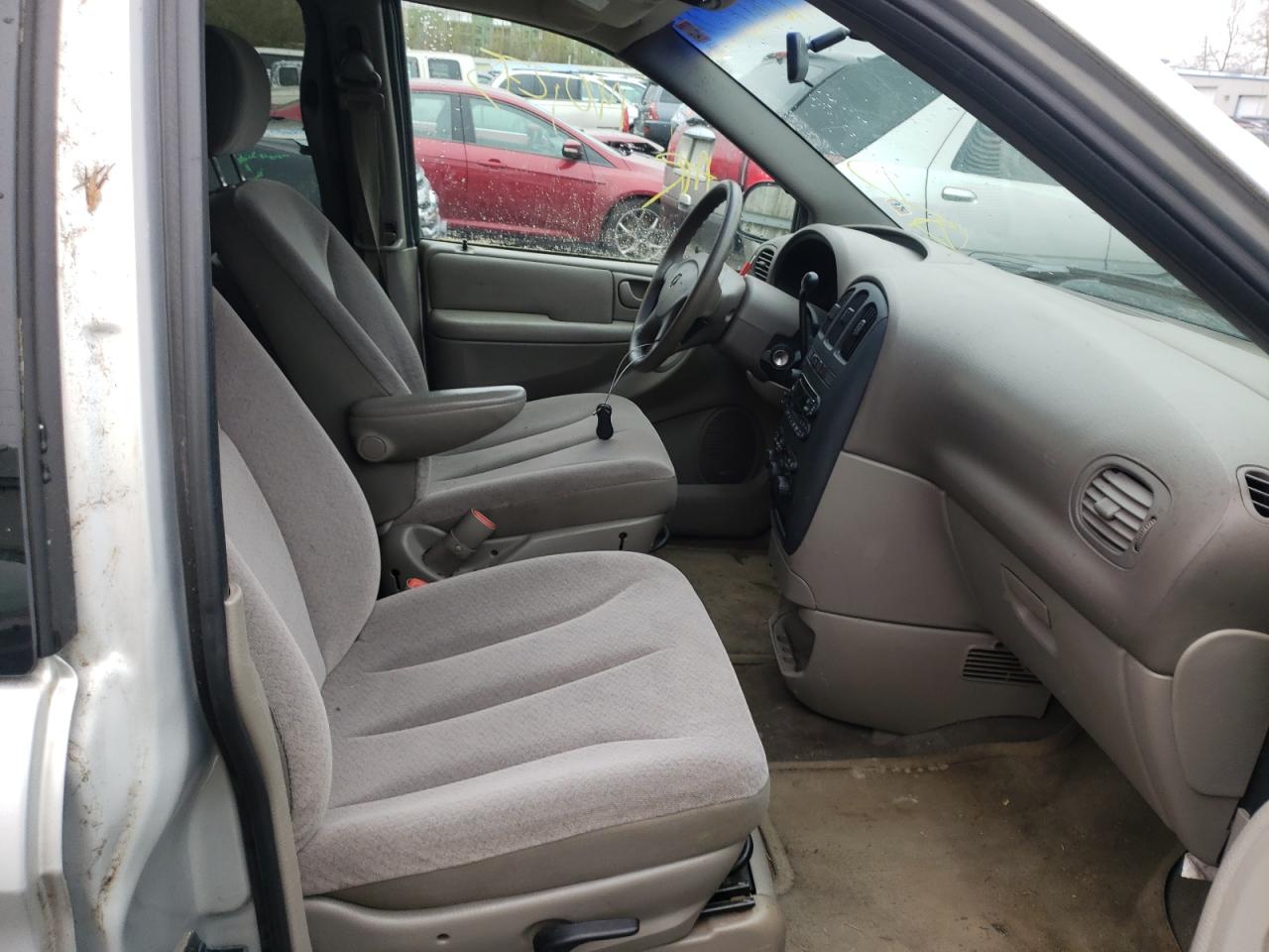 Photo 5 from auction – 2002 DODGE GRAND CARA with VIN 1B4GP44R32B505917