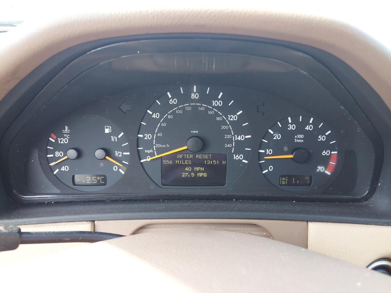Photo 8 from auction – 2000 MERCEDES-BENZ E 320 with VIN WDBJF65J9YB132308