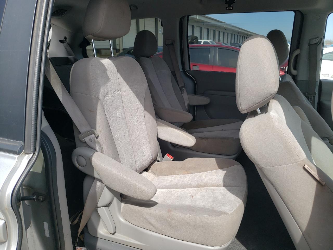 Photo 6 from auction – 2012 KIA SEDONA LX with VIN KNDMG4C76C6483380