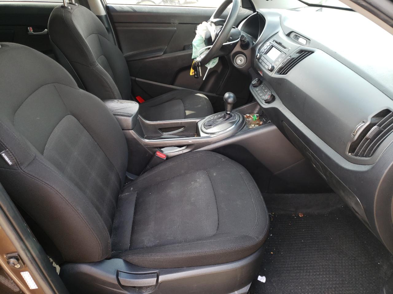 Photo 5 from auction – 2011 KIA SPORTAGE L with VIN KNDPB3A26B7060367