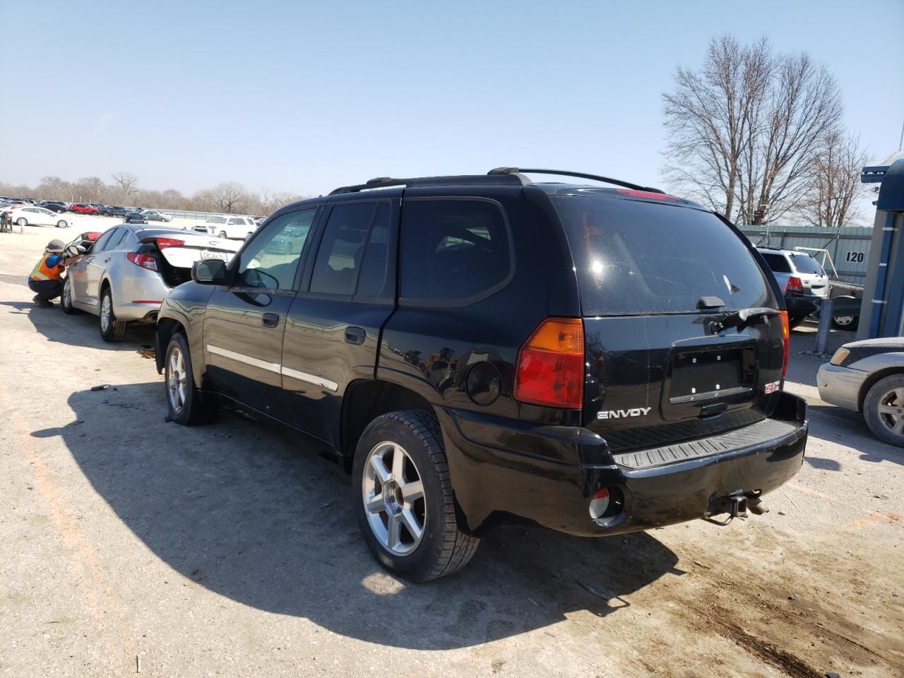 Photo 3 from auction – 2007 GMC ENVOY with VIN 1GKDT13SX72171675