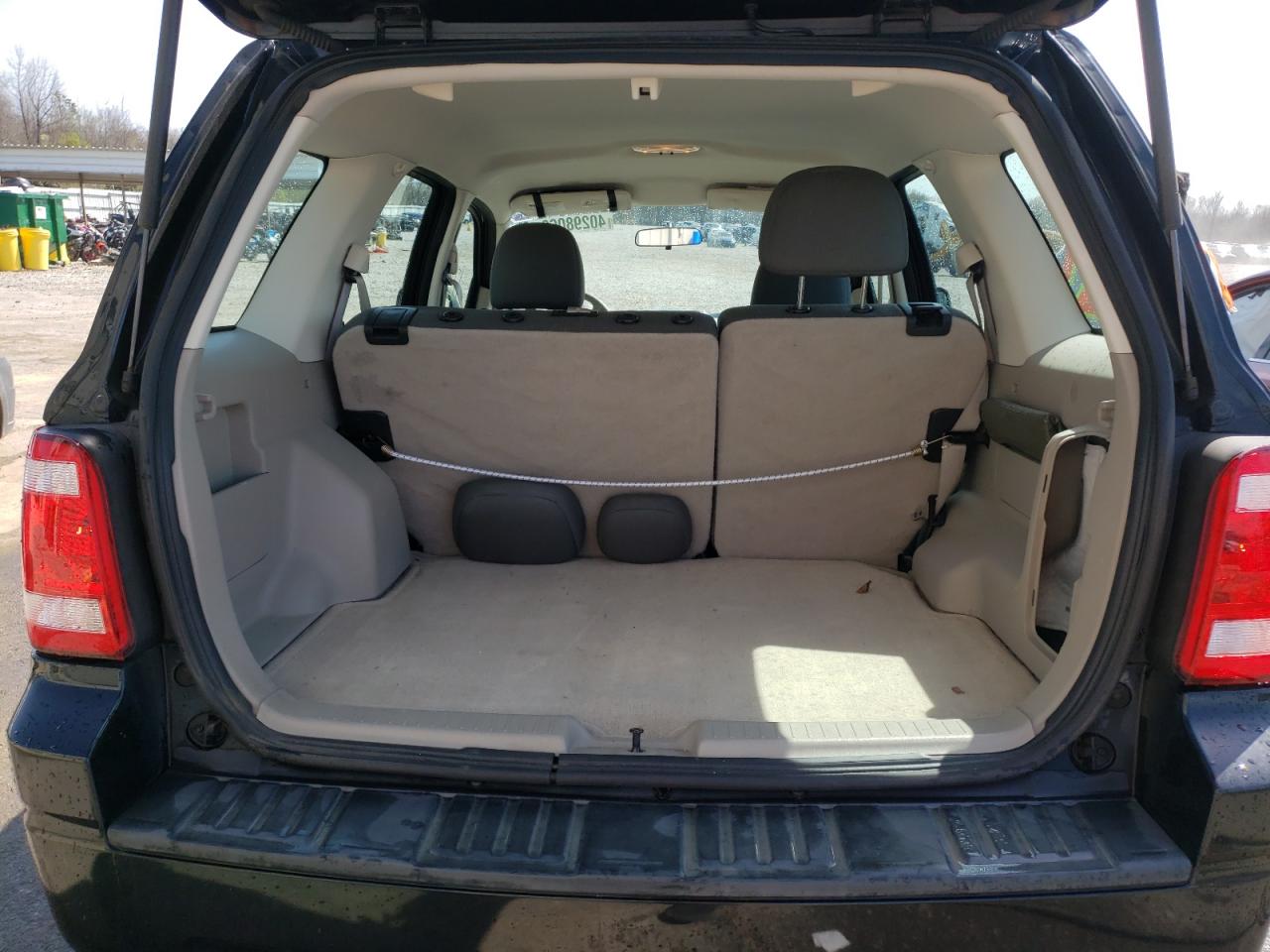 Photo 9 from auction – 2011 FORD ESCAPE XLS with VIN 1FMCU0C77BKC54320