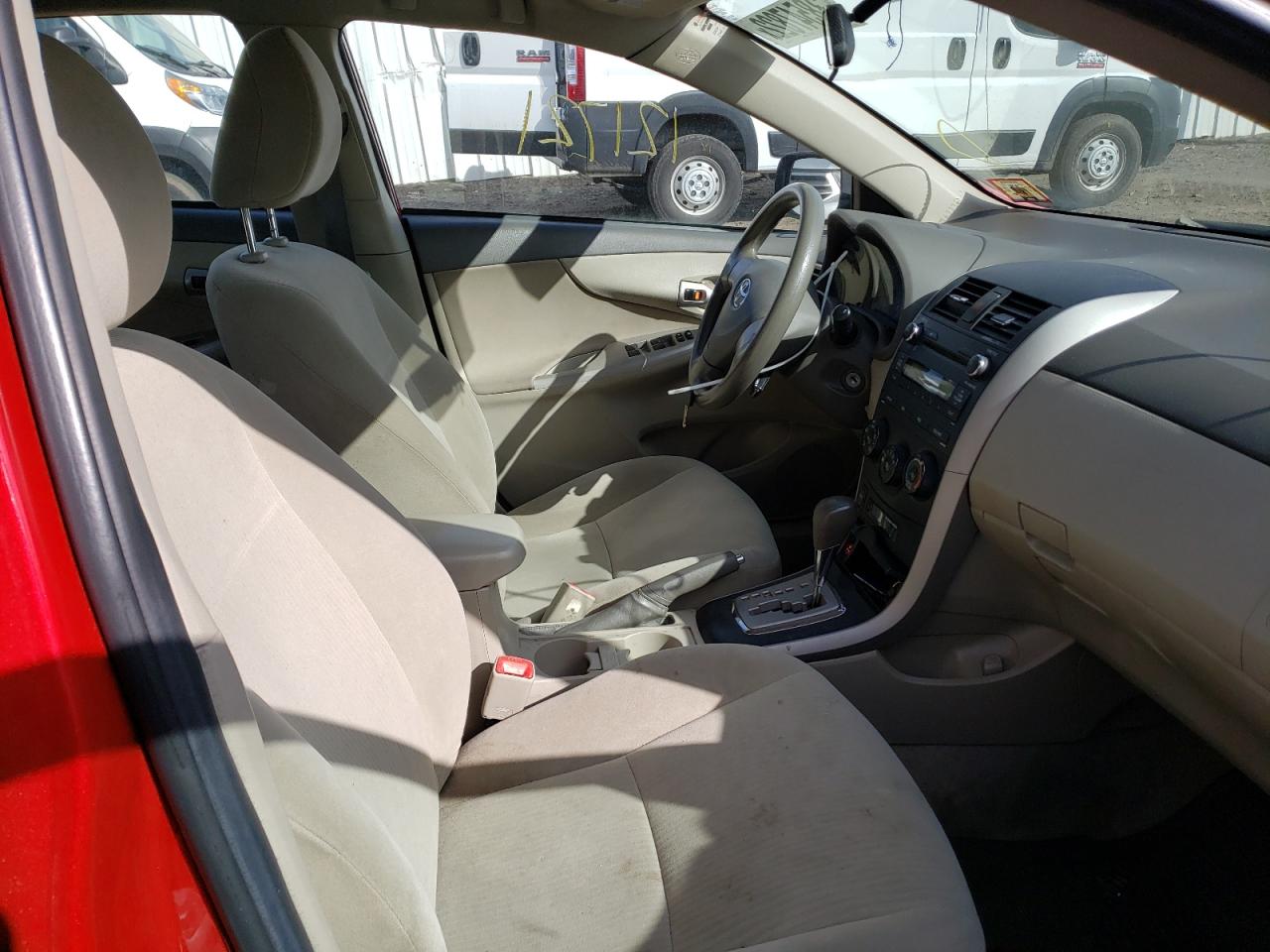 Zdjęcie 5 z aukcji – 2010 TOYOTA COROLLA BA z VIN 2T1BU4EE6AC330600