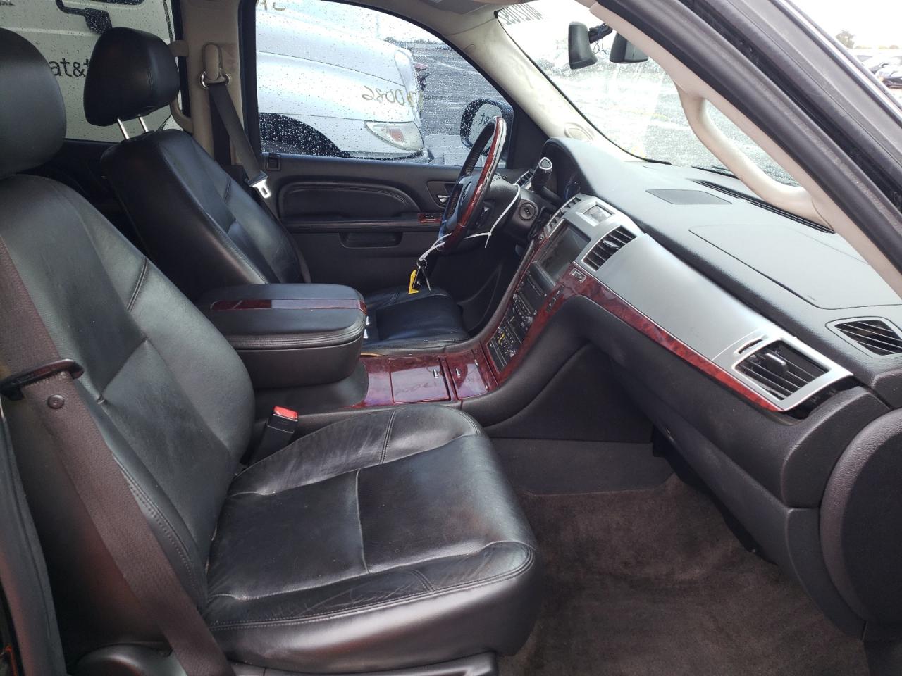 Photo 5 from auction – 2010 CADILLAC ESCALADE L with VIN 1GYUCBEF2AR229143