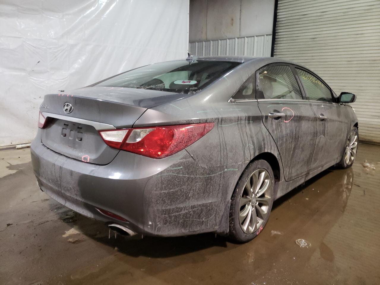 Photo 4 from auction – 2013 HYUNDAI SONATA SE with VIN 5NPEC4AC1DH719781