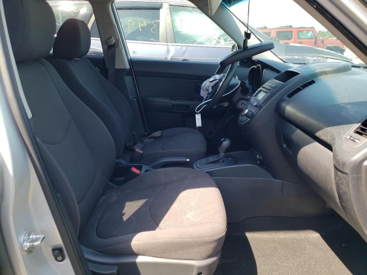 Photo 5 from auction – 2013 KIA SOUL with VIN KNDJT2A50D7768043