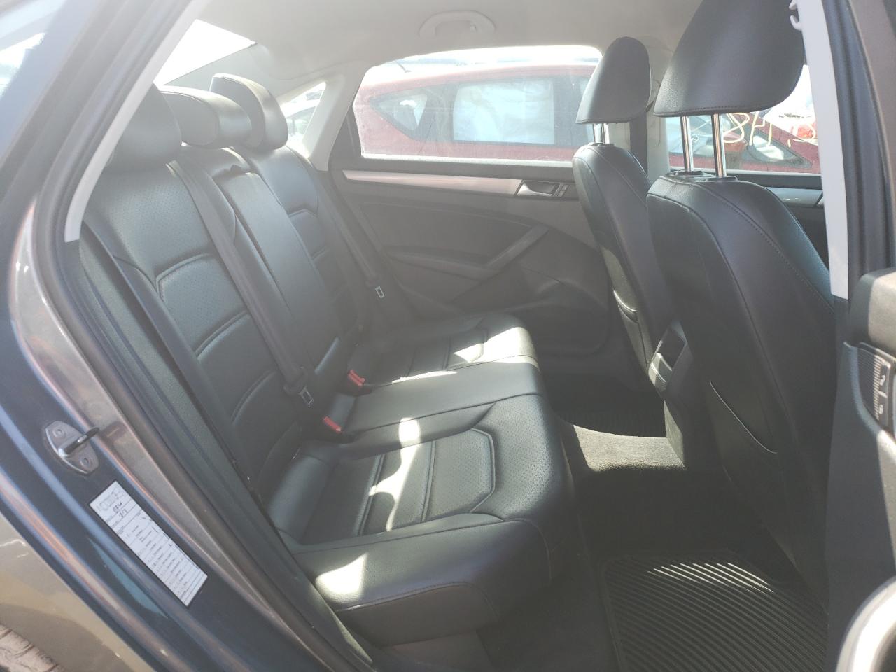 Photo 6 from auction – 2014 VOLKSWAGEN PASSAT S with VIN 1VWAT7A34EC078393
