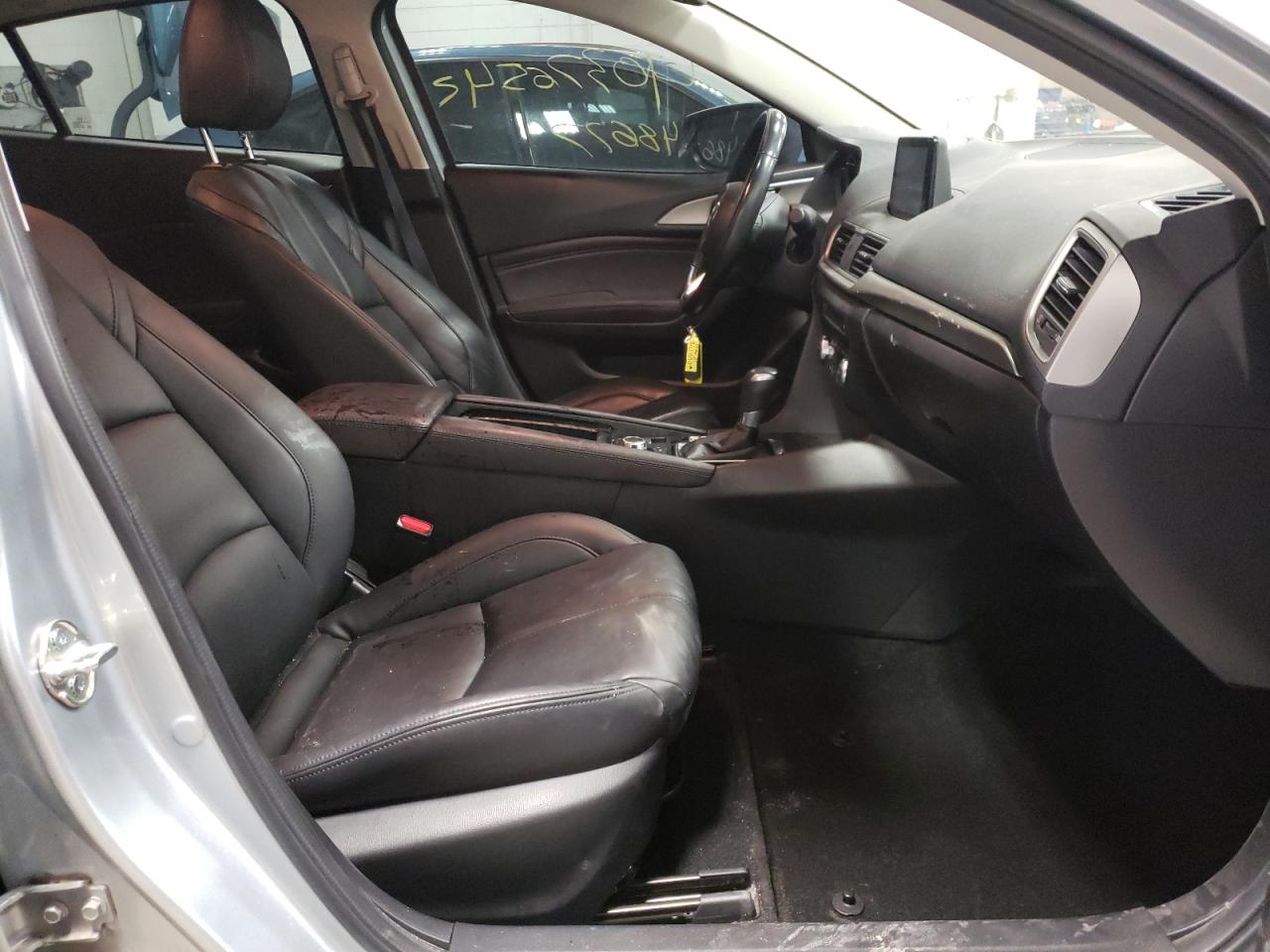 Photo 5 from auction – 2018 MAZDA 3 TOURING with VIN 3MZBN1V33JM175356