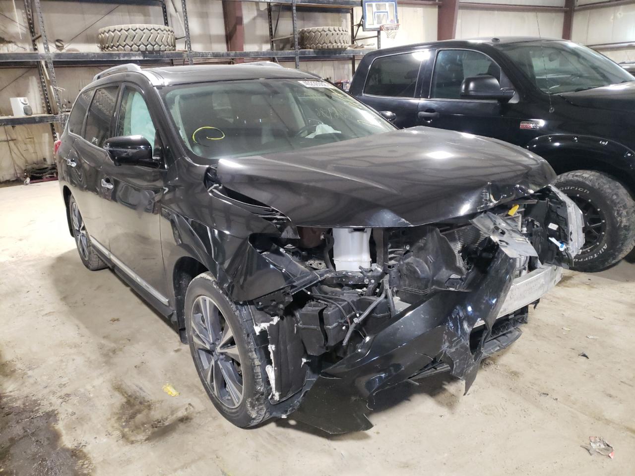 NISSAN PATHFINDER 2017 with VIN 5N1DR2MM4HC685710 - Photo from auction