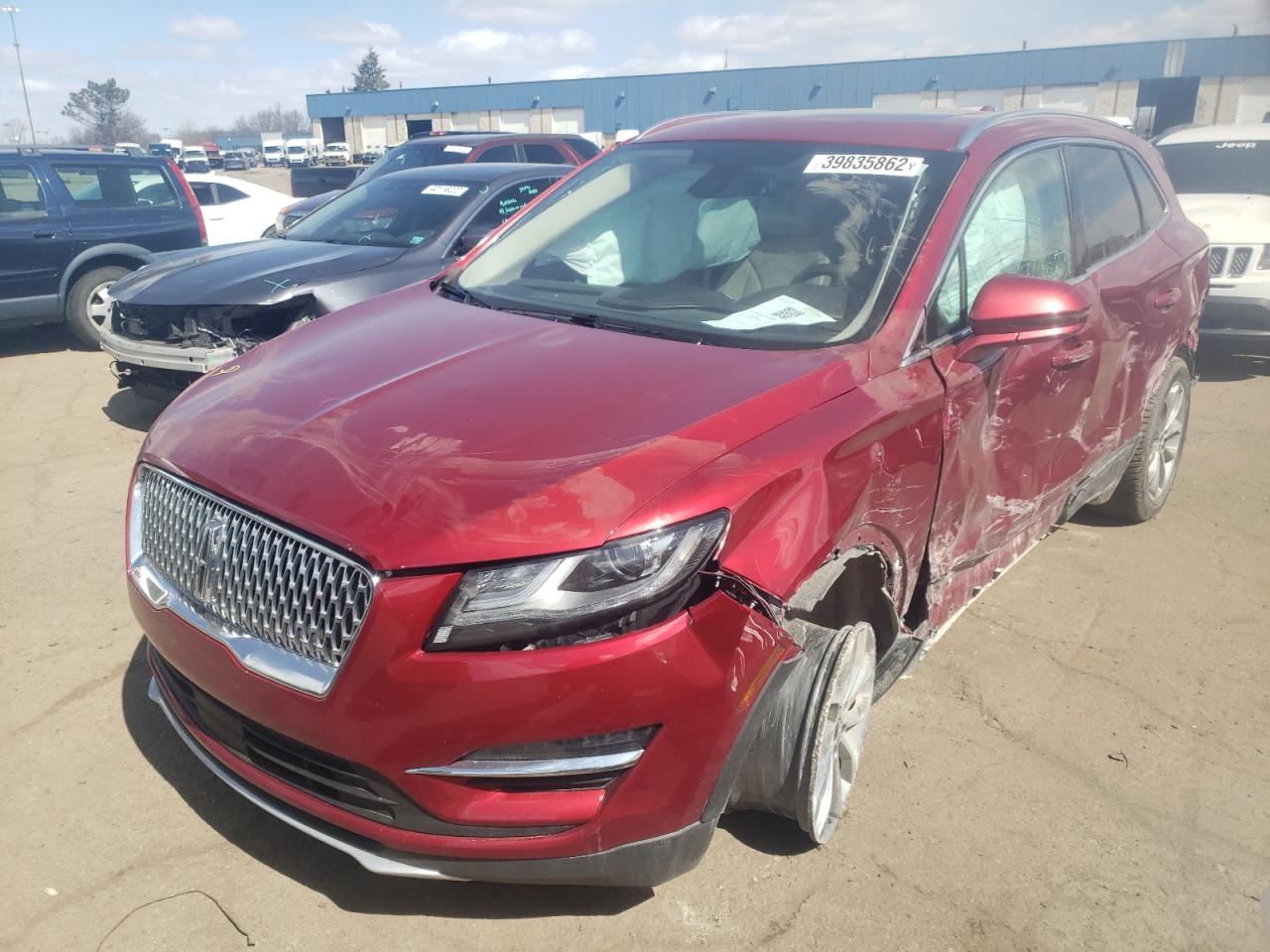 Photo 2 from auction – 2019 LINCOLN MKC SELECT with VIN 5LMCJ2D93KUL06662