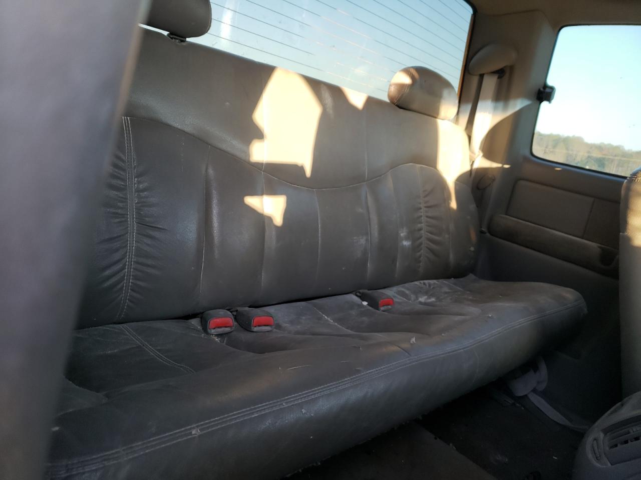 Photo 6 from auction – 2000 CHEVROLET SILVERADO with VIN 1GCEK19T1YE260148