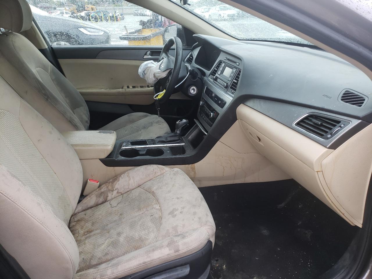 Photo 5 from auction – 2017 HYUNDAI SONATA SE with VIN 5NPE24AF4HH562671