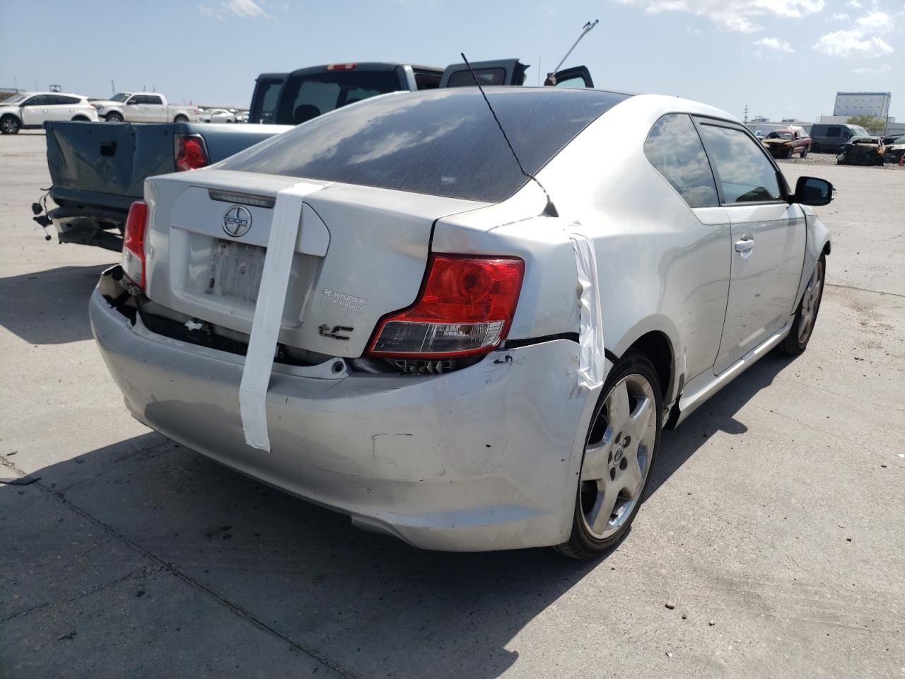 Photo 4 from auction – 2011 TOYOTA SCION TC with VIN JTKJF5C75B3012017