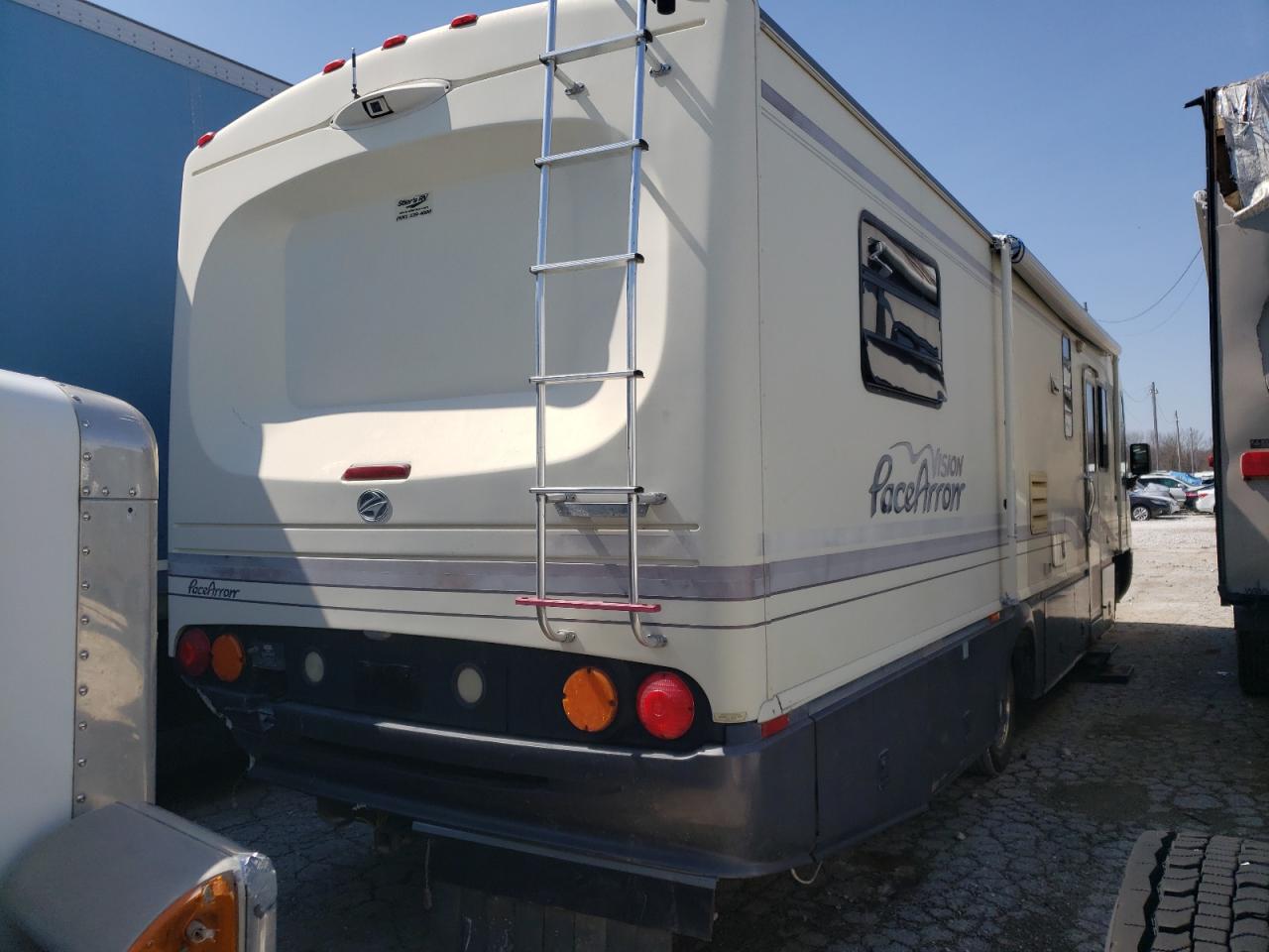 Photo 4 from auction – 1995 FLEE PACE ARROW with VIN 1GBLP37N8S3331894