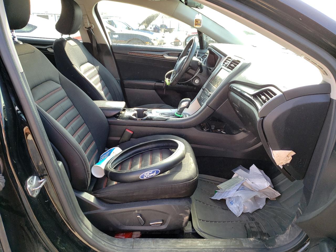 Photo 5 from auction – 2016 FORD FUSION SE with VIN 3FA6P0HD9GR245585
