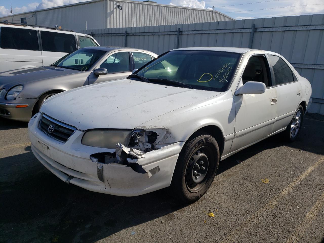 Photo 2 from auction – 2001 TOYOTA CAMRY CE with VIN 4T1BG22K51U807716