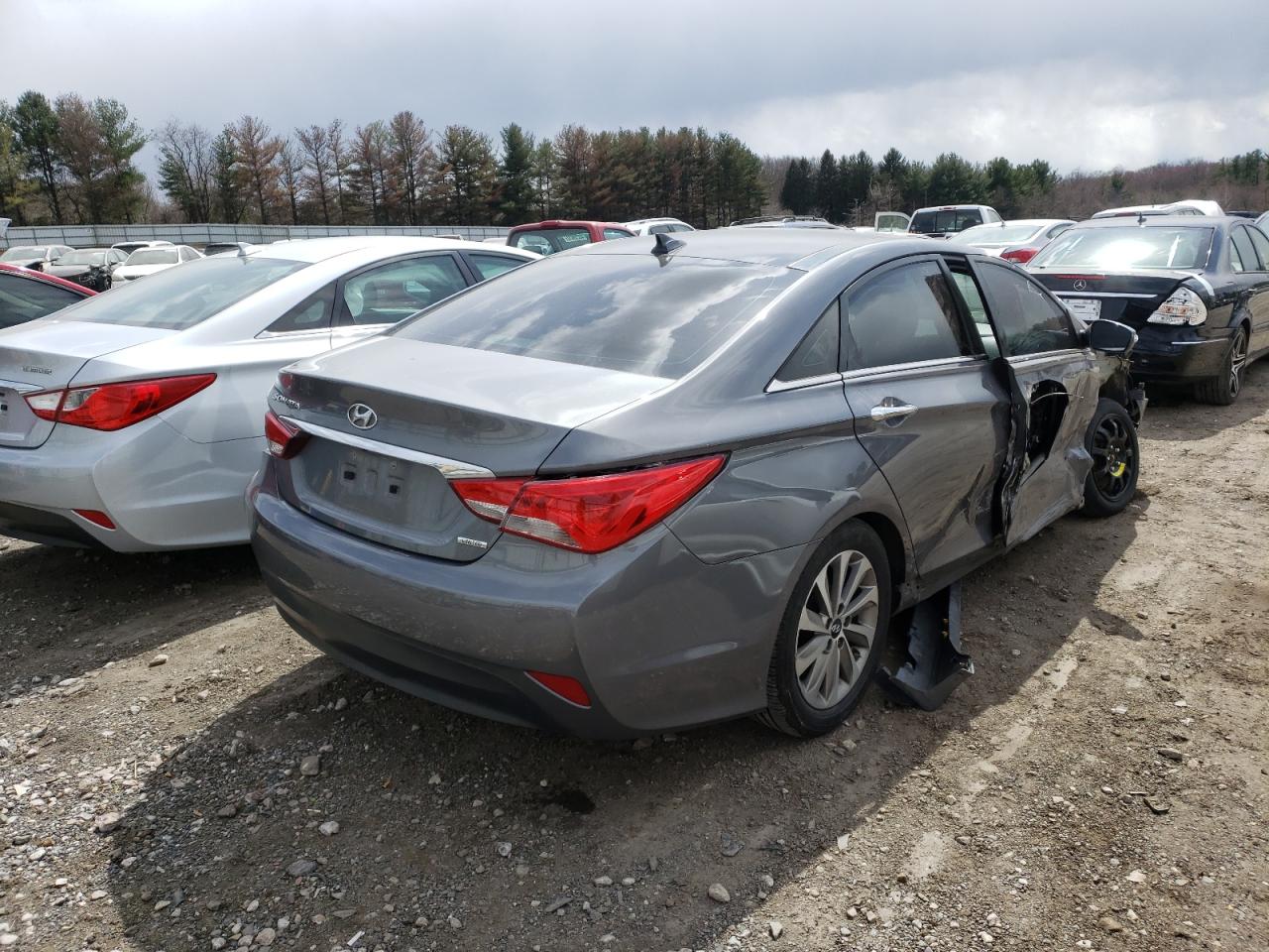 Photo 4 from auction – 2014 HYUNDAI SONATA SE with VIN 5NPEC4AC6EH892861