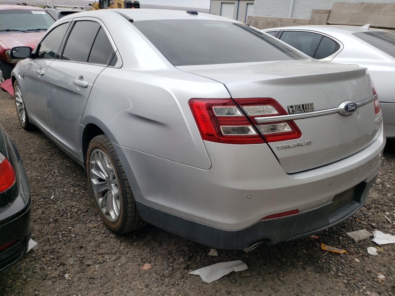 Photo 3 from auction – 2016 FORD TAURUS LIM with VIN 1FAHP2F85GG118981
