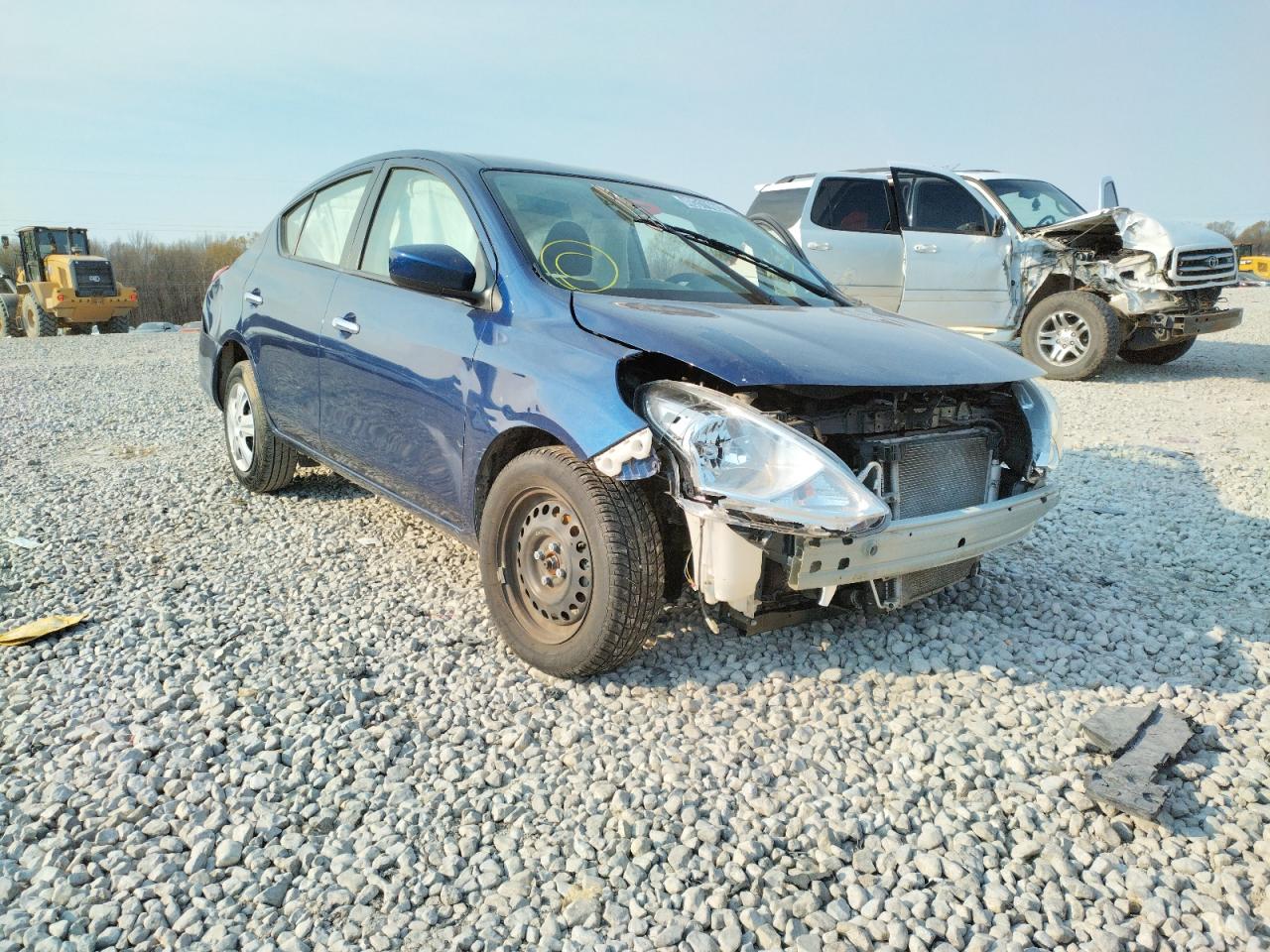 NISSAN VERSA S 2019 with VIN 3N1CN7AP3KL866934 - Photo from auction