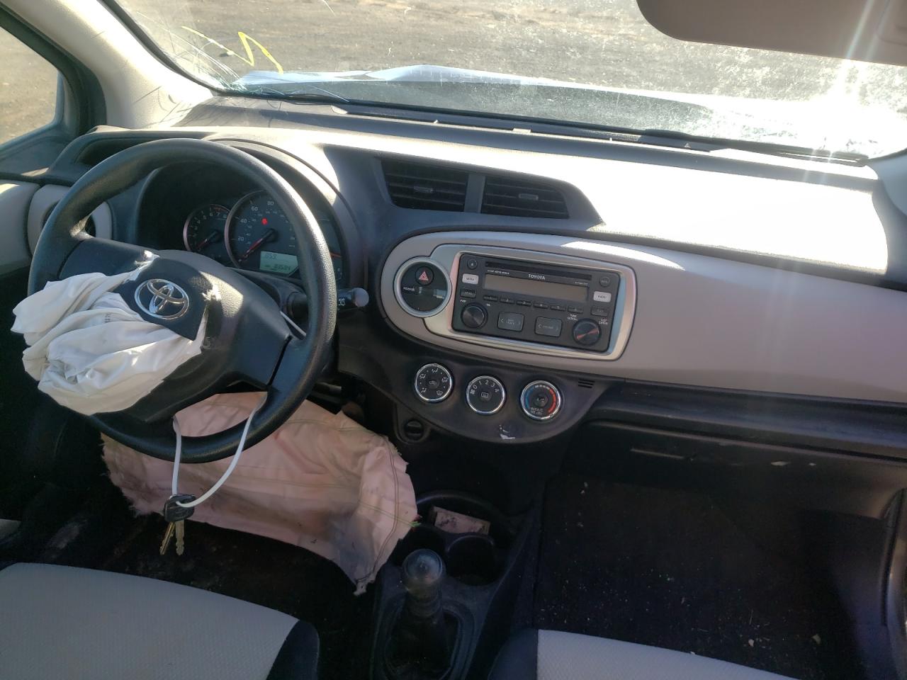 Photo 9 from auction – 2012 TOYOTA YARIS with VIN JTDJTUD35CD507478