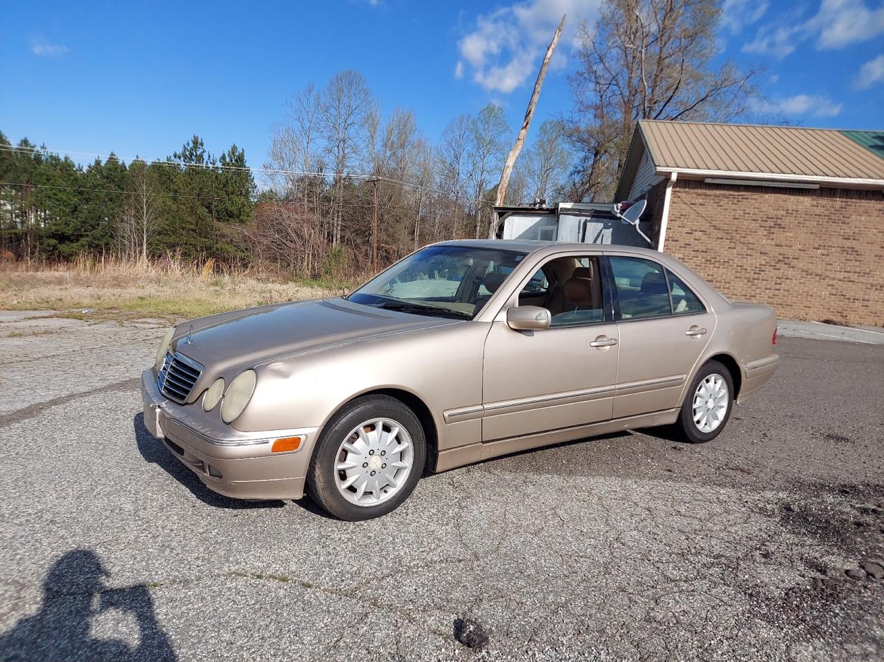 Photo 2 from auction – 2000 MERCEDES-BENZ E 320 with VIN WDBJF65J9YB132308