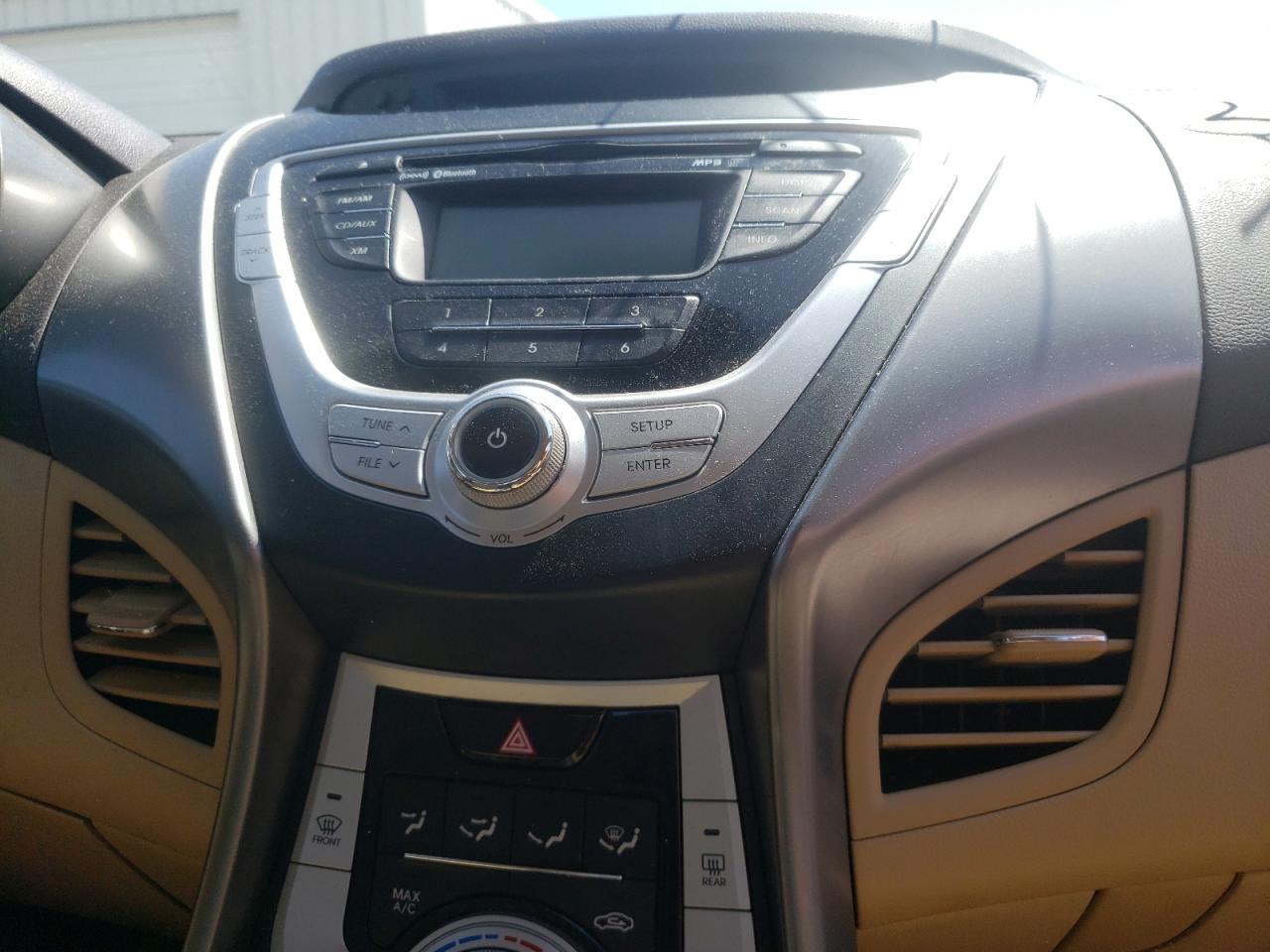 Photo 9 from auction – 2012 HYUNDAI ELANTRA GL with VIN 5NPDH4AE1CH149147