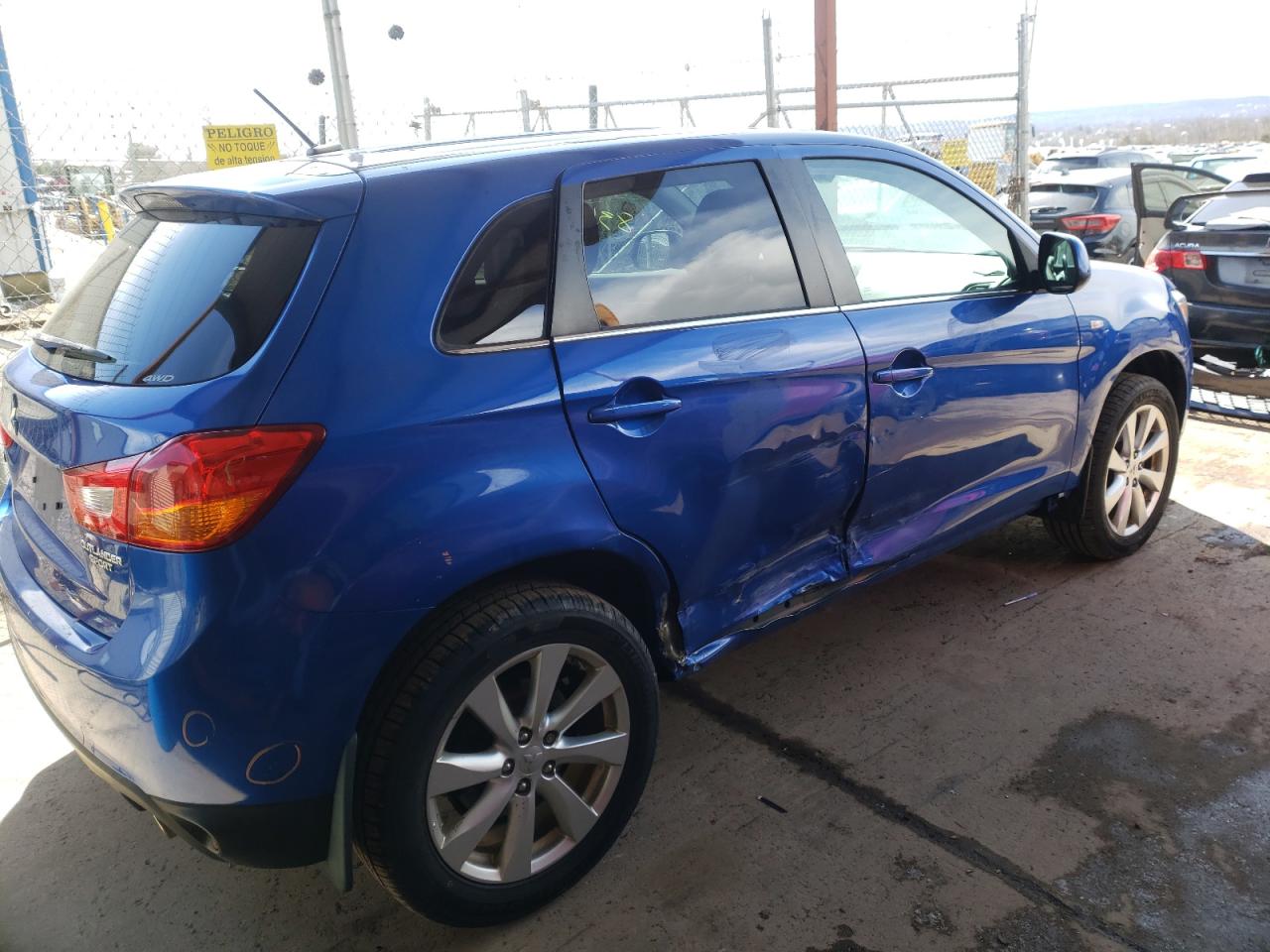 Photo 9 from auction – 2015 MITSUBISHI OUTLANDER with VIN 4A4AR4AU7FE007146