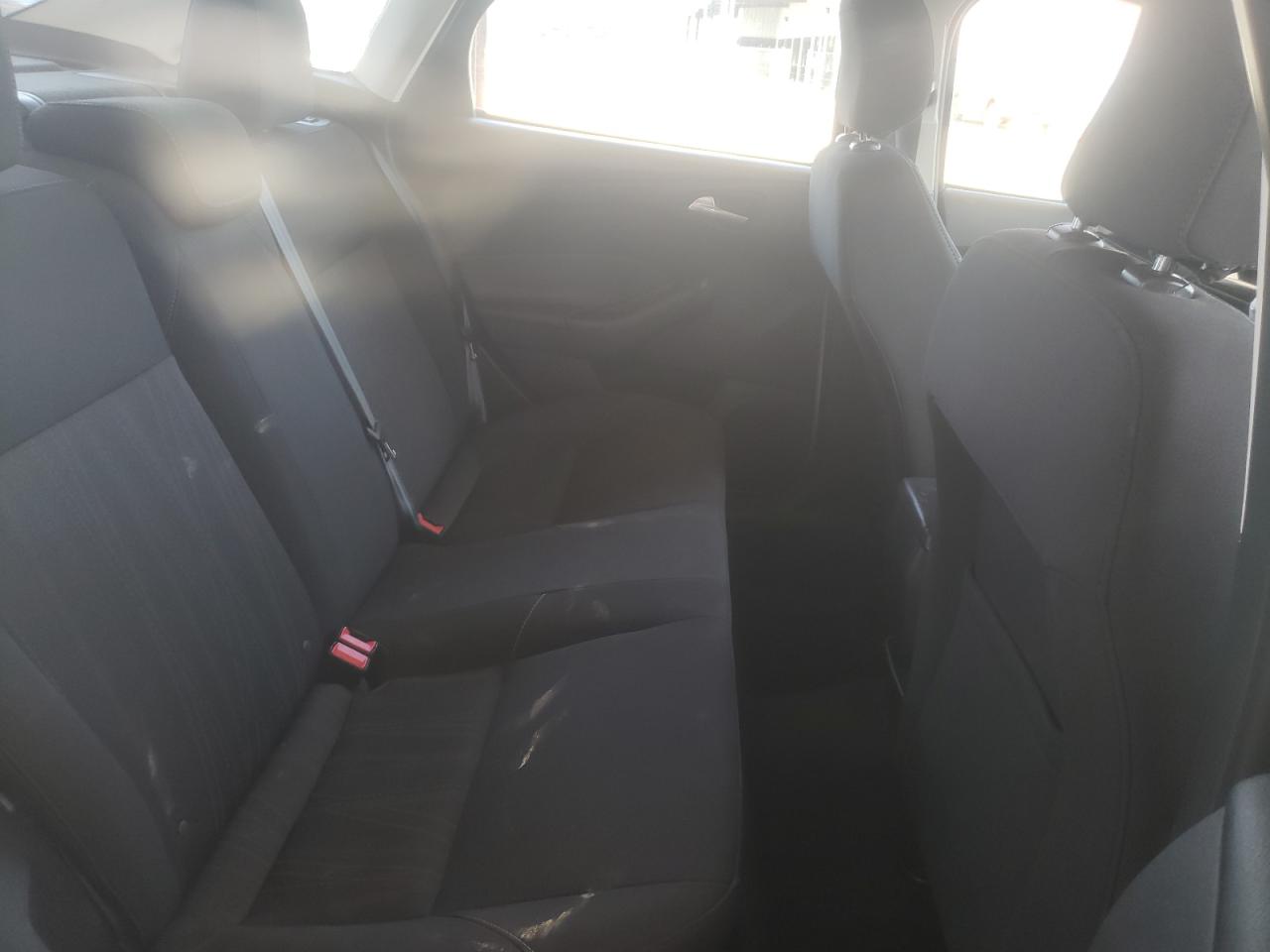 Photo 6 from auction – 2018 FORD FOCUS SE with VIN 1FADP3F2XJL328247