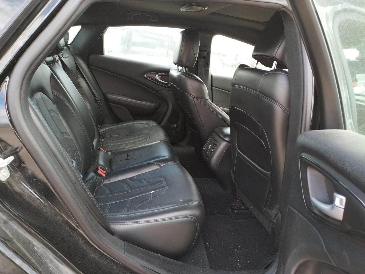 Photo 6 from auction – 2015 CHRYSLER 200 S with VIN 1C3CCCBG3FN615089