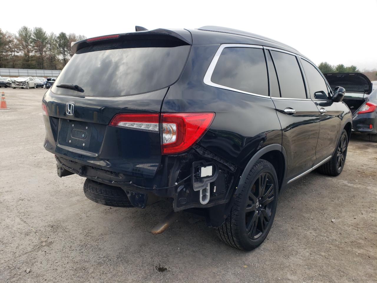 Photo 4 from auction – 2019 HONDA PILOT TOUR with VIN 5FNYF6H64KB003226