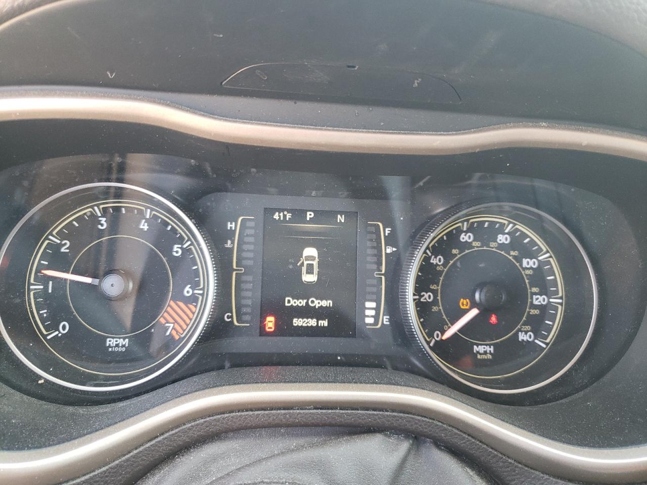 Photo 8 from auction – 2014 JEEP CHEROKEE L with VIN 1C4PJLCB3EW205407