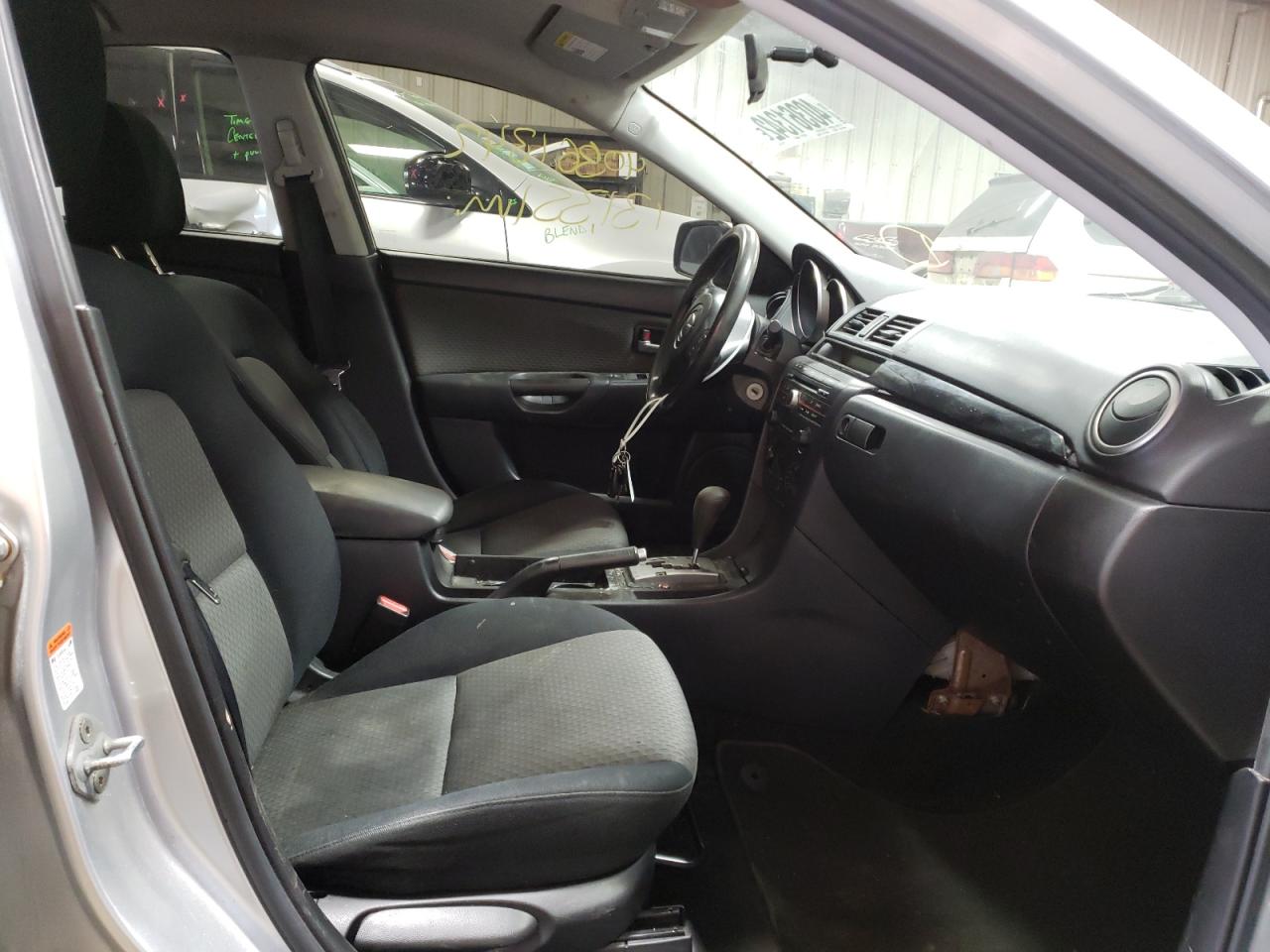 Photo 5 from auction – 2006 MAZDA 3 I with VIN JM1BK32G161416818