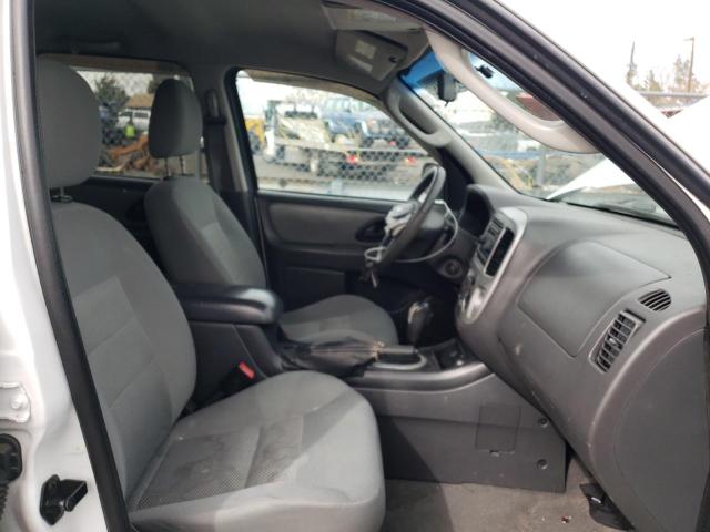 Photo 5 from auction – 2005 FORD ESCAPE XLT with VIN 1FMYU93155KB28015